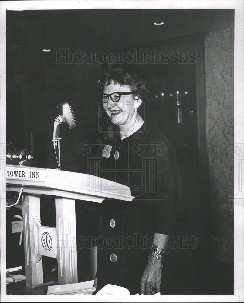 1961 Press Photo Mary Roberts, Group VP from the Continental IL Nat&#39;l Bank - Historic Images