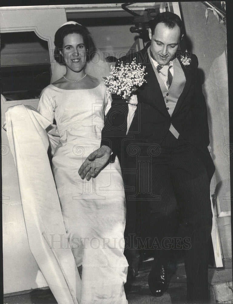 1966 Press Photo Wedding of John McGovern Jr and Karen Osborne - Historic Images