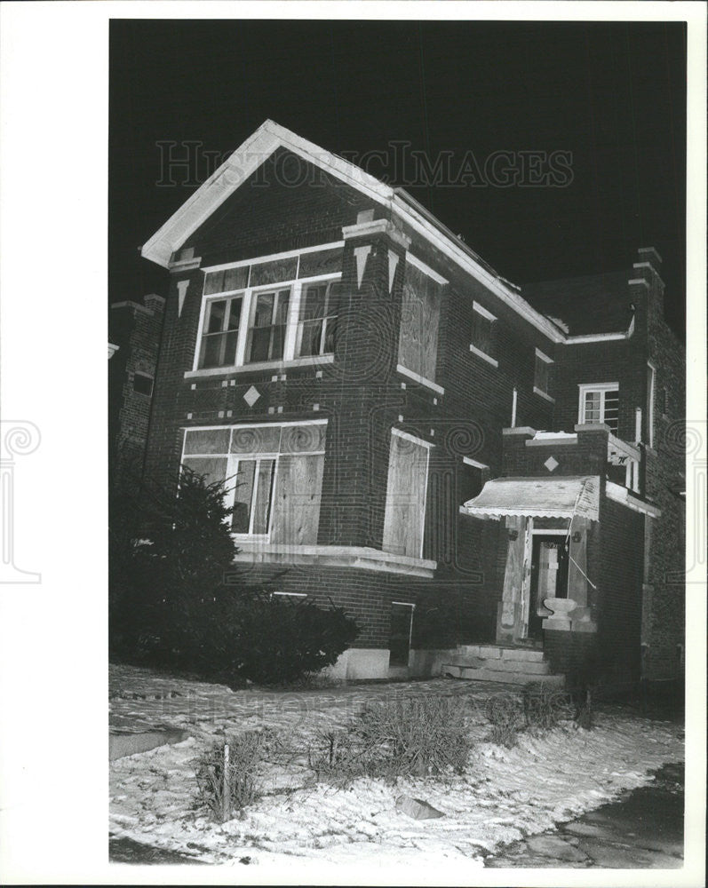 1983 Press Photo View of registered home of Alderman Candidate Lola McGowan - Historic Images