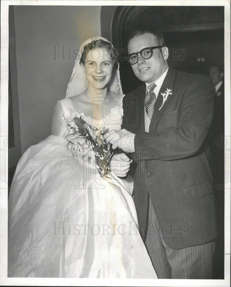 1956 Press Photo Ann Penfield Marries Laurence Grant Mullineux - Historic Images