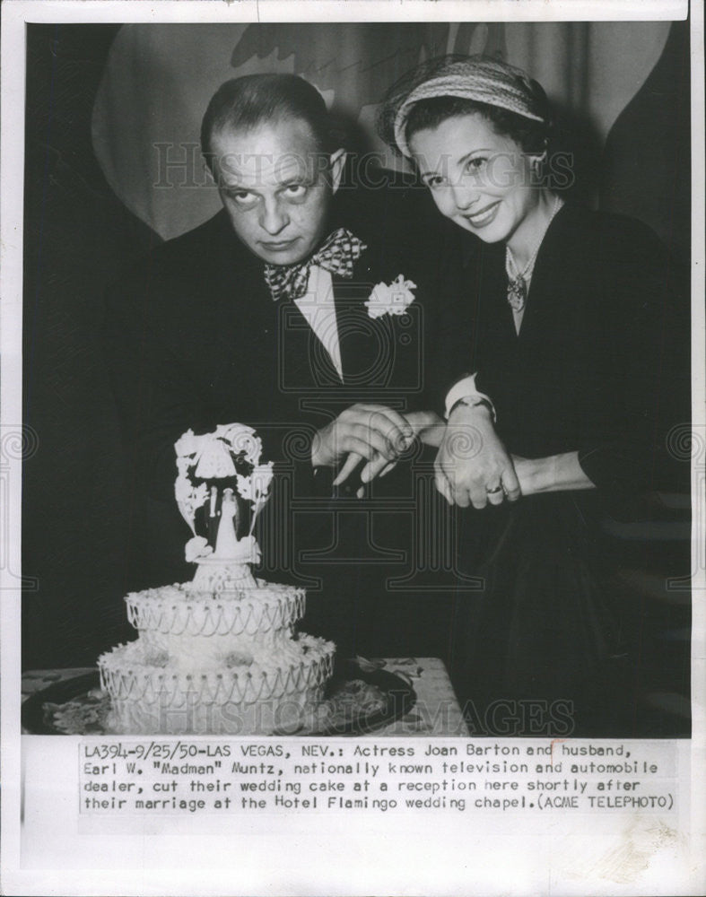 1950 Press Photo Actress Joan  Barton &amp; husband Earl &quot;Madman&quot; Muntz - Historic Images