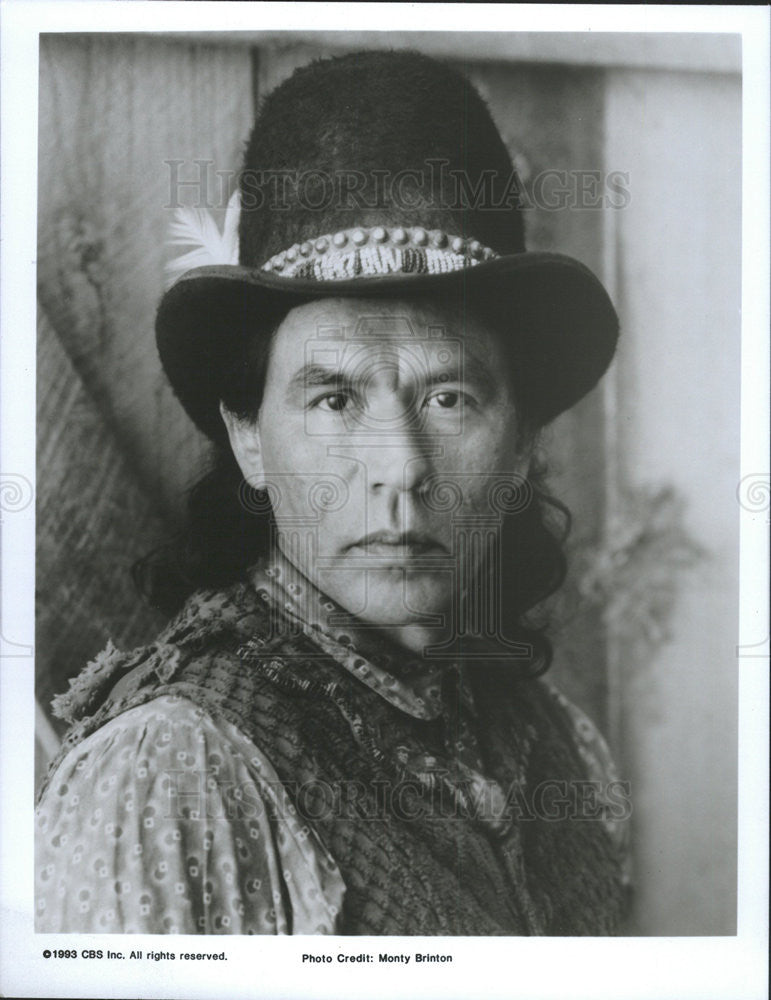 1993 Press Photo Wes Studi in &quot;Ned Blessing: The Story of my Life &amp; Times&quot; - Historic Images