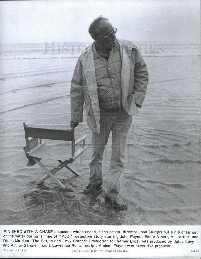 1974 Press Photo Director of &quot;McQ&quot; John Sturgess - Historic Images