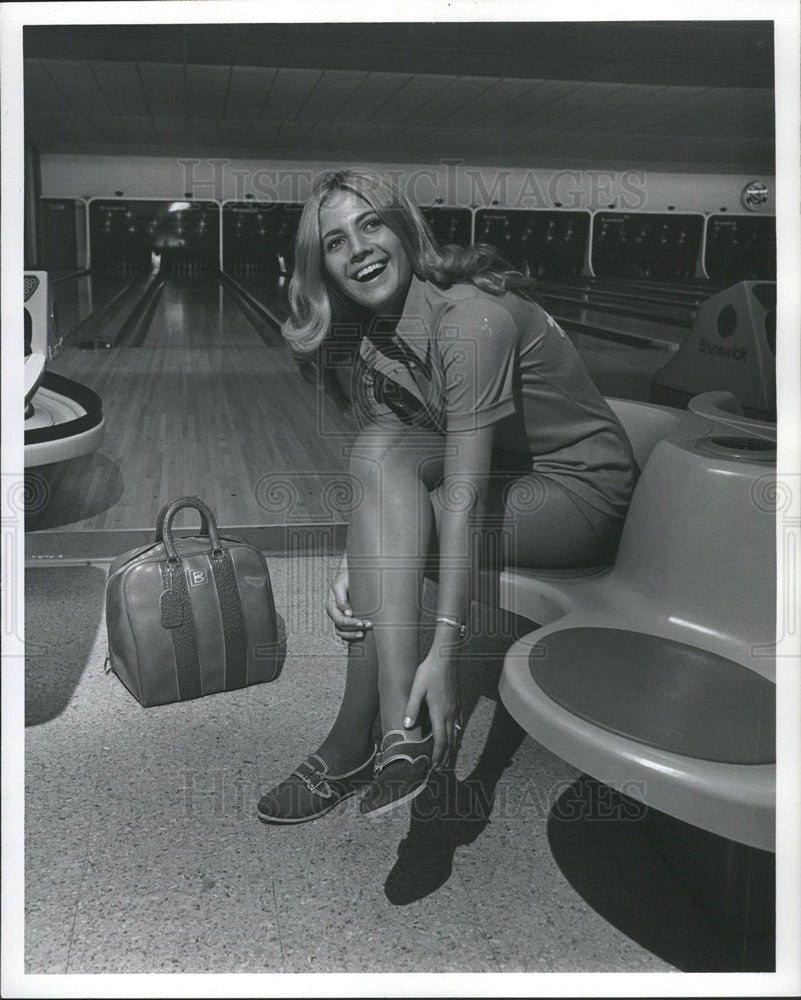 1972 Press Photo Diane McMullen,bowler - Historic Images