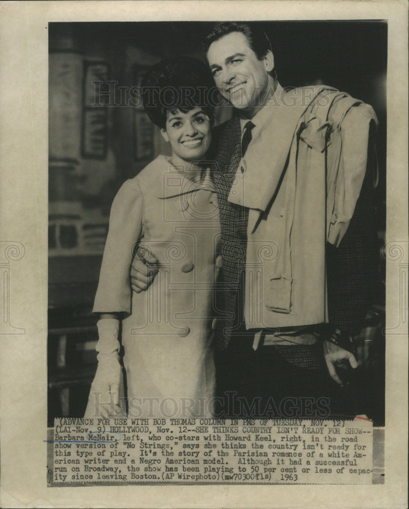 1963 Press Photo Barbara McNair Howard Keel star No Strings - Historic Images