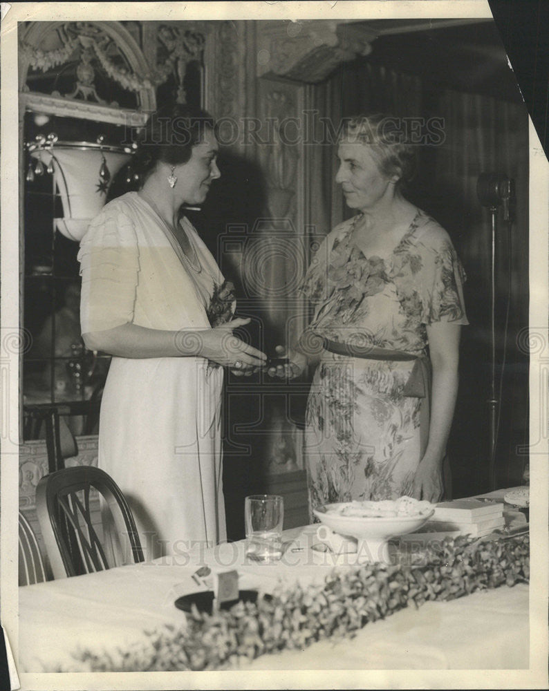 1938 Press Photo Mrs Lydia Roberts,Mrs Kathyrn Van Burns - Historic Images