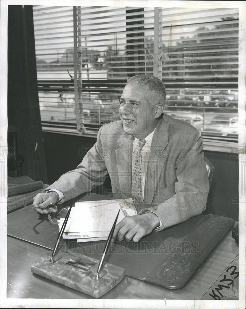 1954 Press Photo Carl W McGehee Mayor - Historic Images