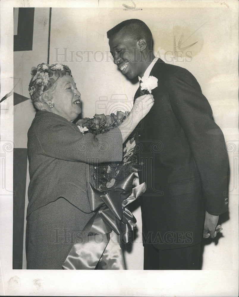 1962 Press Photo HOWARD LATHAM MRS. GERALD J. GARDINER ALMER HOUSE AWARDS - Historic Images