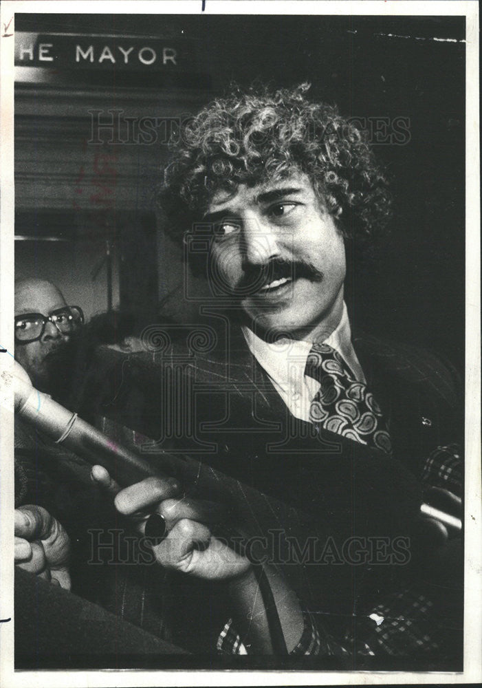 1978 Press Photo Fire Fighters&#39; Union organizer Michael Lass Mayor Bilandic - Historic Images
