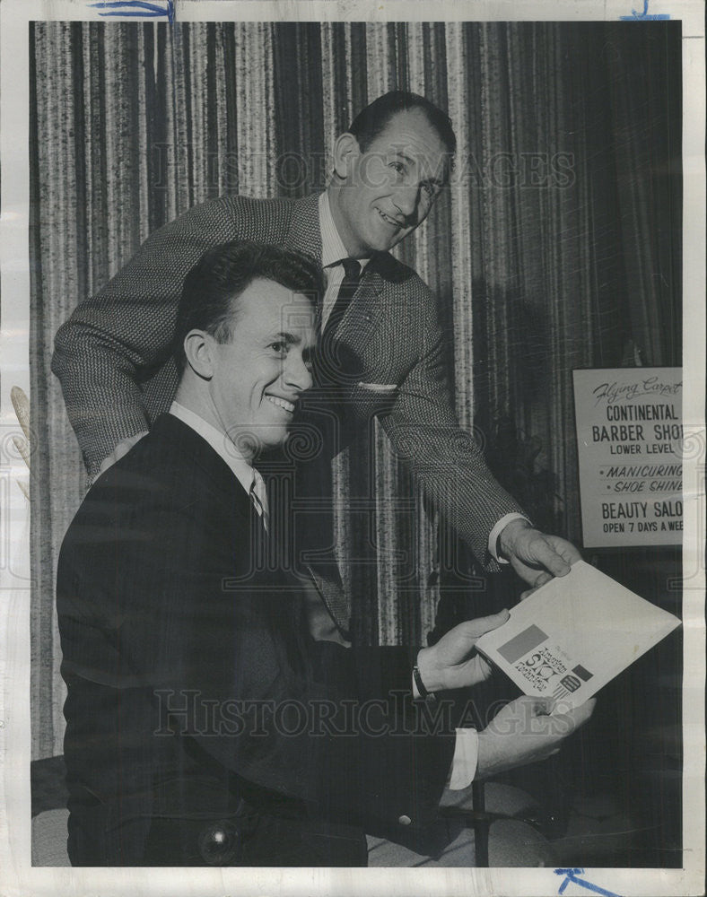 1965 Press Photo BILL LASH PROFESSIONAL SKI INSTRUCTORS W/ PAUL VALAR - Historic Images