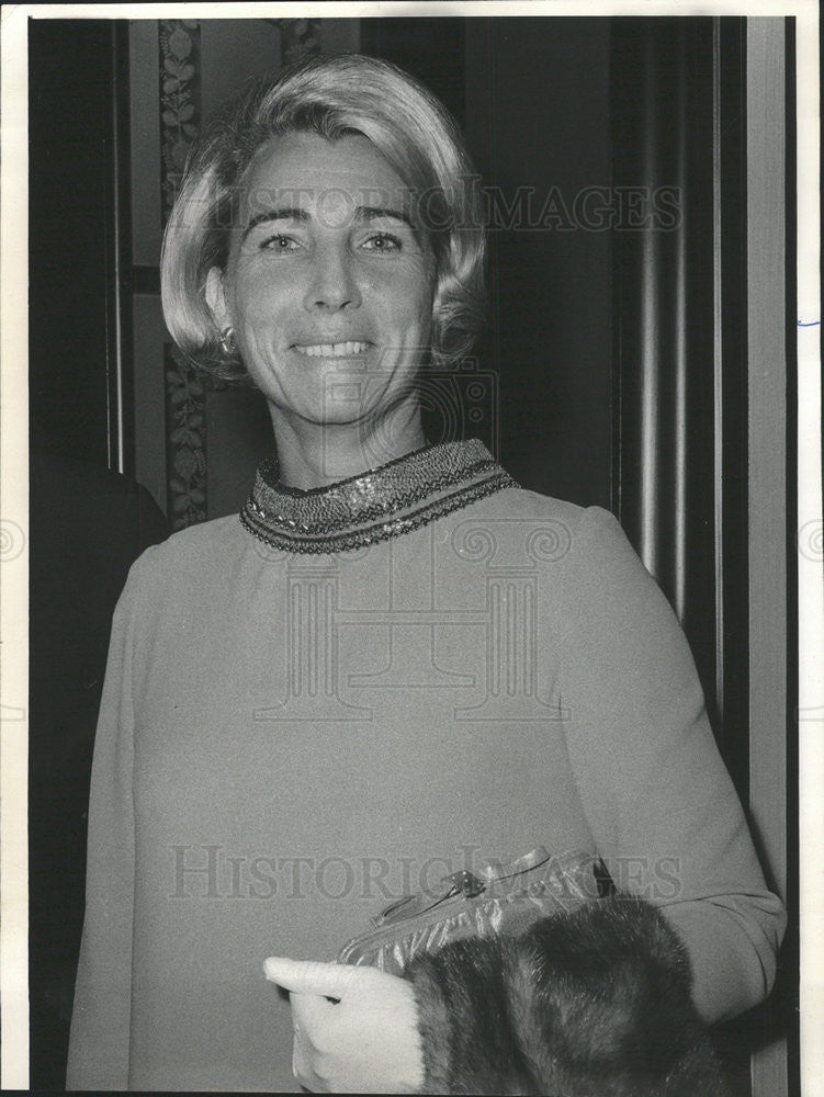 1966 Press Photo Mrs. Frederick G. McNally Wears Tangerine Gown To Benefit - Historic Images