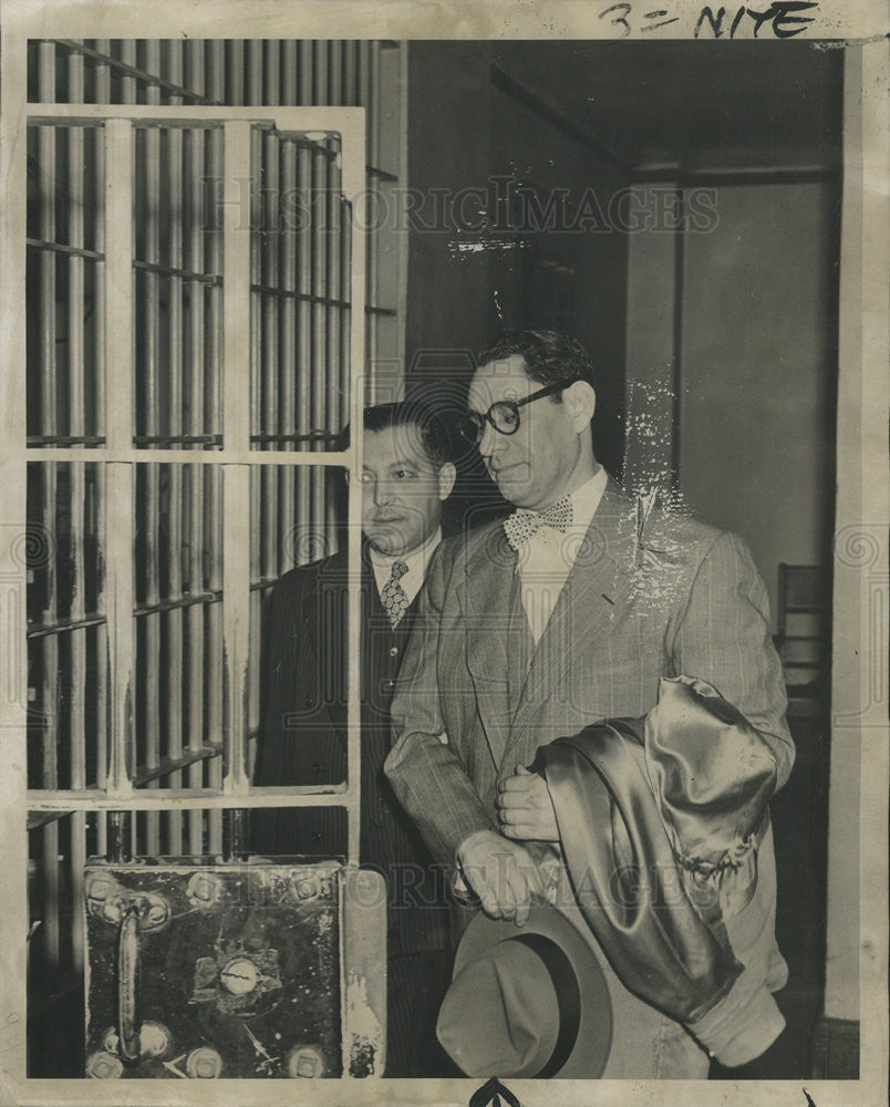 1946 Press Photo Bert Masters After Being Sentenced for Tax Evasion - Historic Images