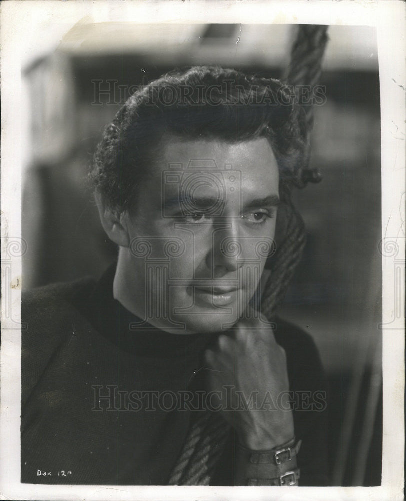 1950 Press Photo Maxwell Reed British actor matinee idol - Historic Images