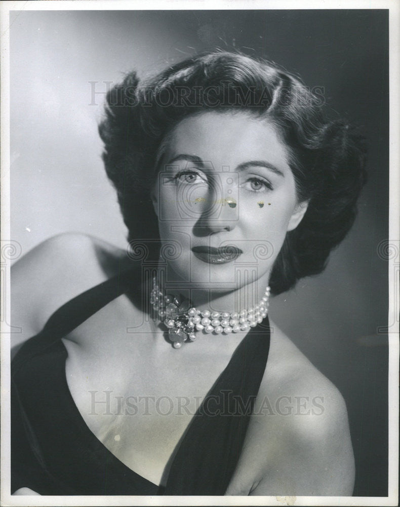 1952 Press Photo Actress Maggie McNellis in &quot;Leave It To The Girls.&quot; - Historic Images