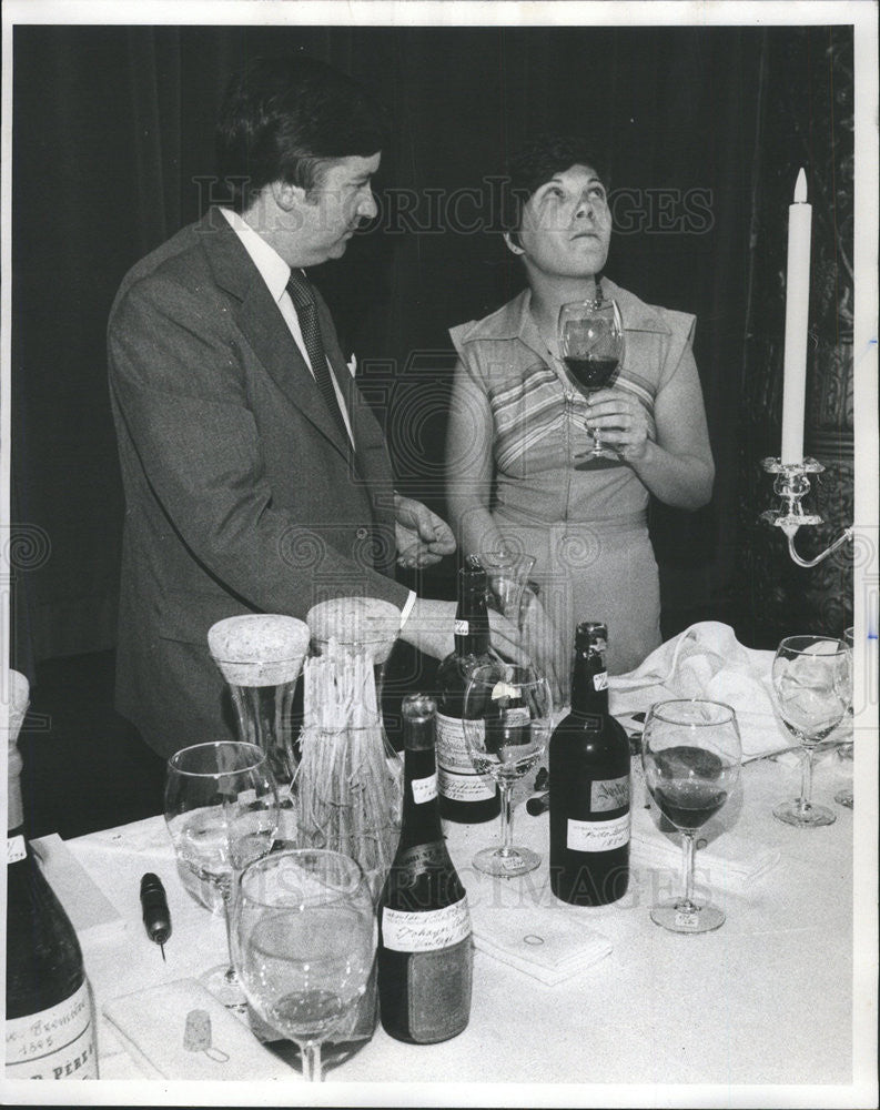 1977 Press Photo Amateur Wine taster Anne Gonnella savors a taste of wine - Historic Images