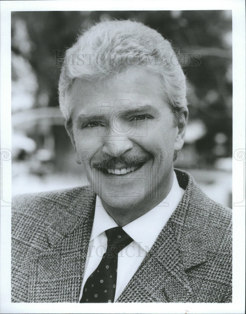 1990 Press Photo Actor Robert Reed Brady Bunch Bradys CBS Series - Historic Images
