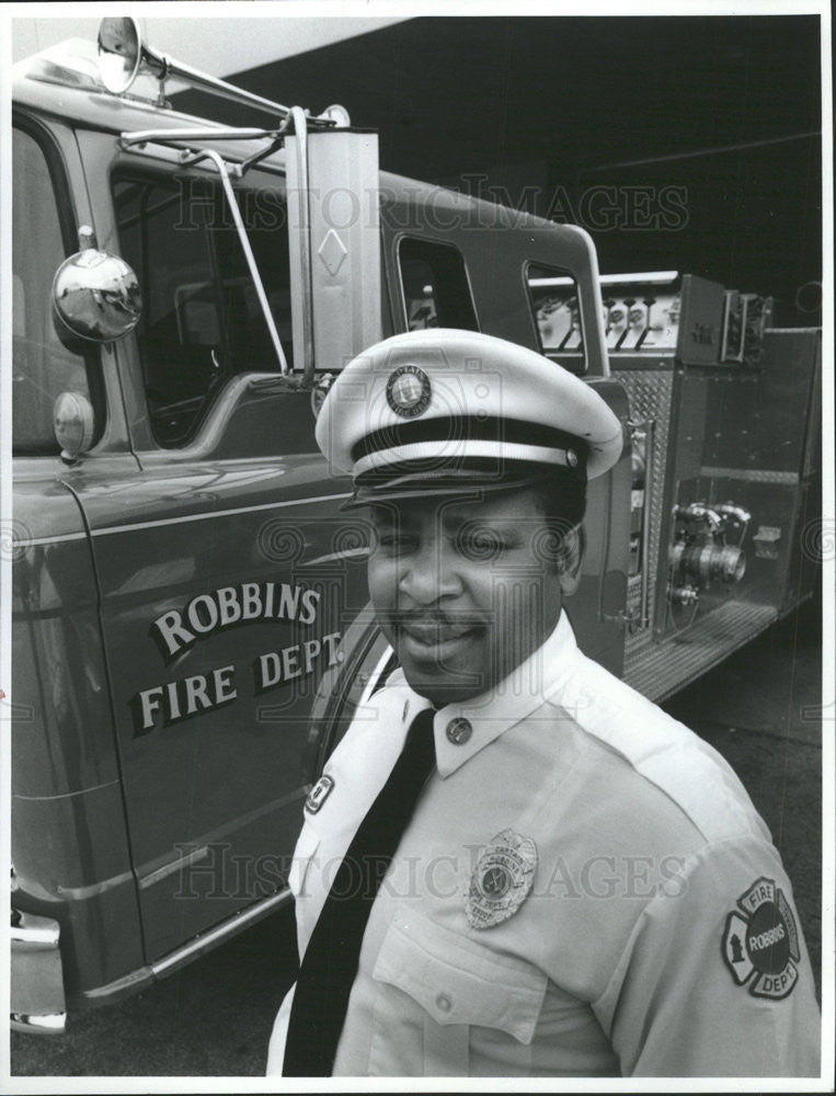 1993 Press Photo Captain Russell Reid prevents hijacking of a bus - Historic Images