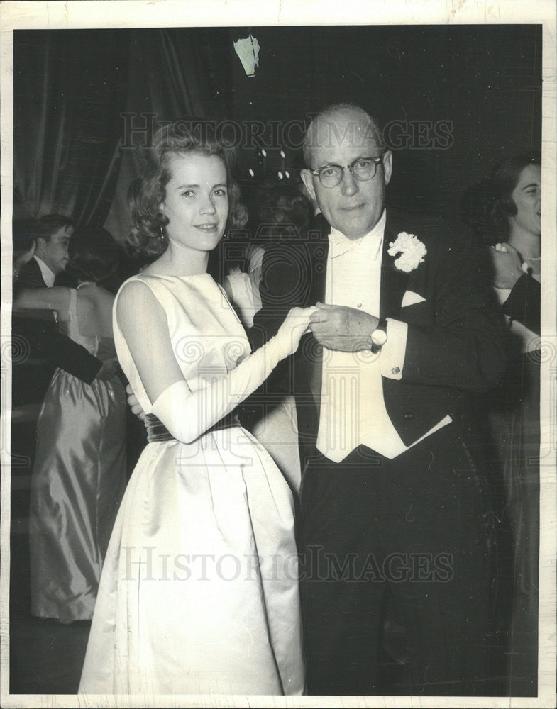 1964 Press Photo George McEwan Georgia McEwan Debut Society - Historic Images