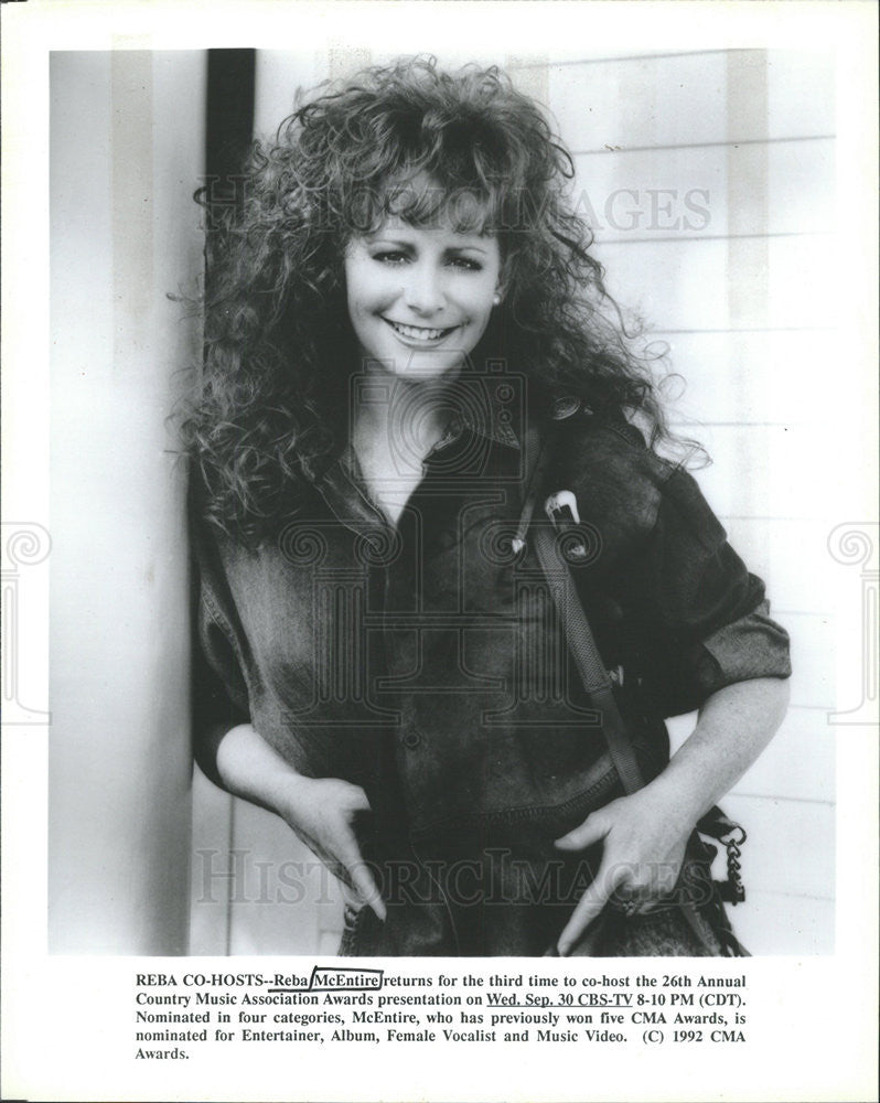 1992 Press Photo Reba McEntire Singer Actress Co-host Country Music Assn Awards - Historic Images