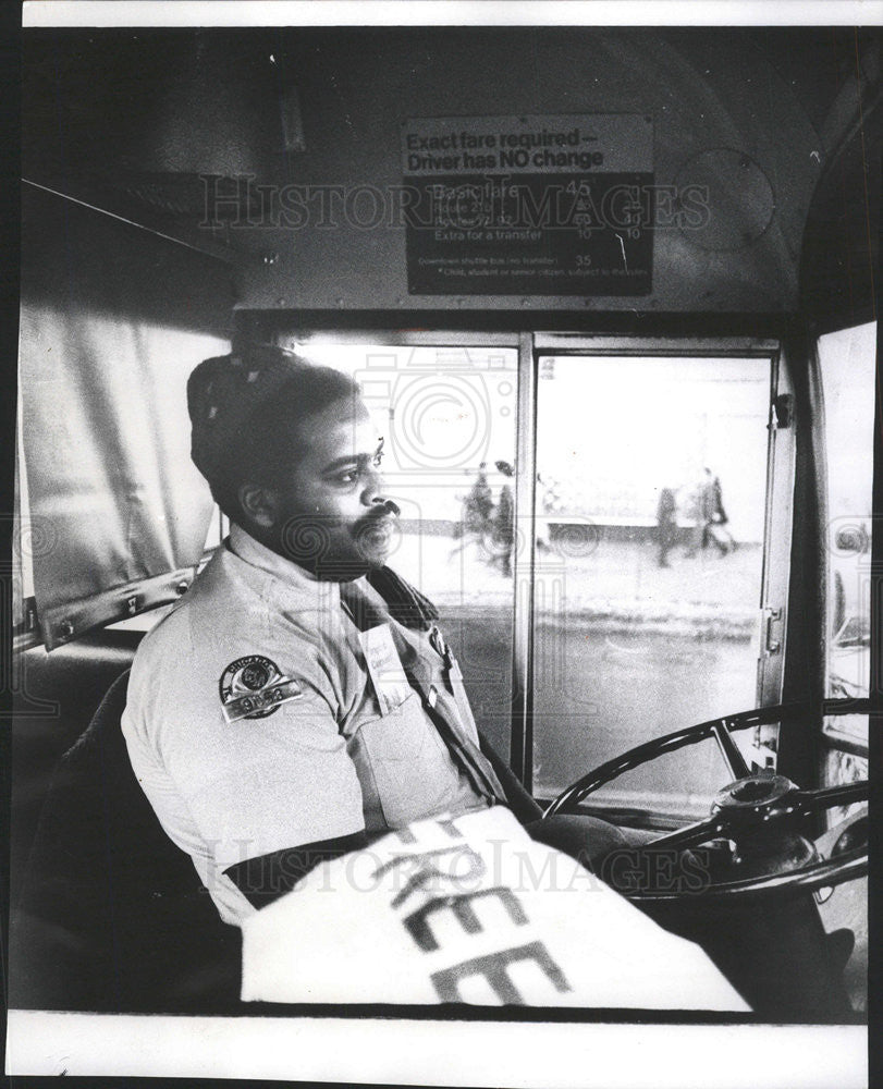 1972 Press Photo Hilteray McGee,CTA bus driver - Historic Images