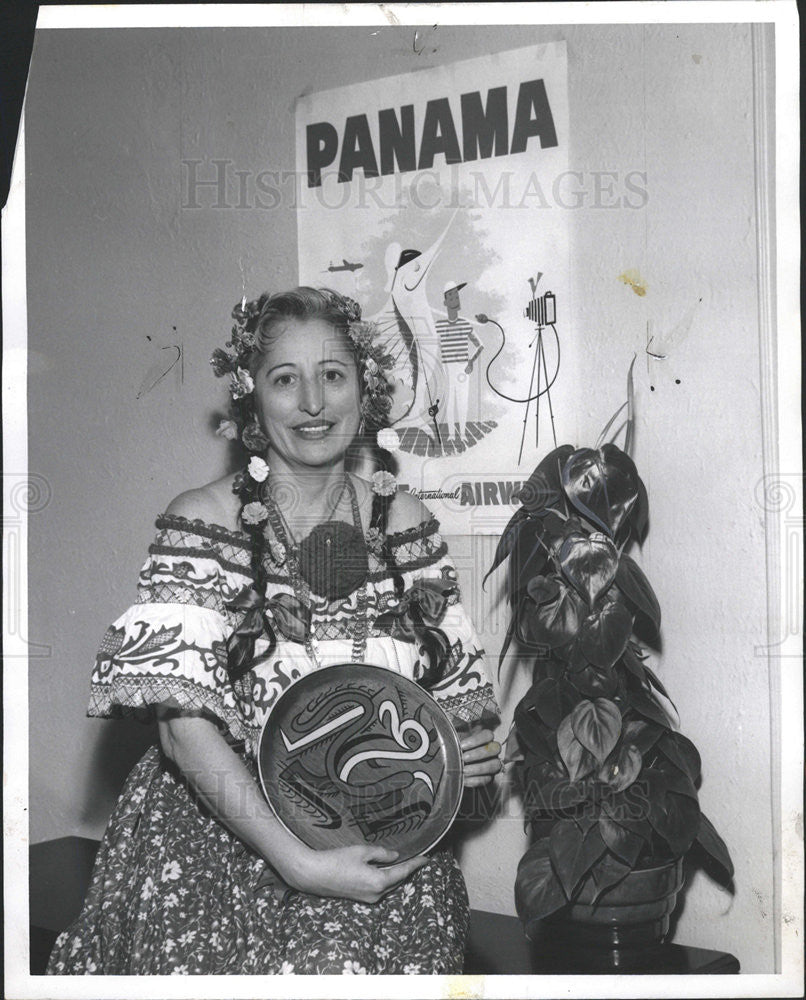 1958 Press Photo Angela Munoz de Lew consul general of Panama - Historic Images