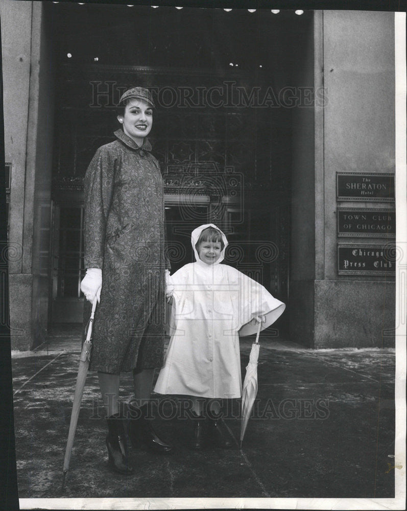 1959 Press Photo Gerri McGarry and daughter Michele - Historic Images