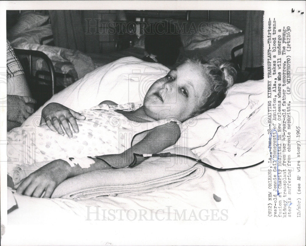 1965 Press Photo 13 yr old Jonnie Gail Honeycutt takes blood transfusion - Historic Images