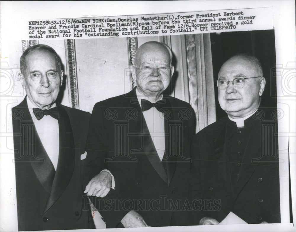 1960 Press Photo Gen Douglas MacArthur, Pres Herbert Hoover and Francis Cardinal - Historic Images