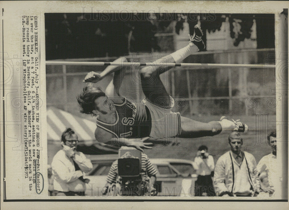 1971 Press Photo Pat Mazdorf Sets World High Jump Record - Historic Images