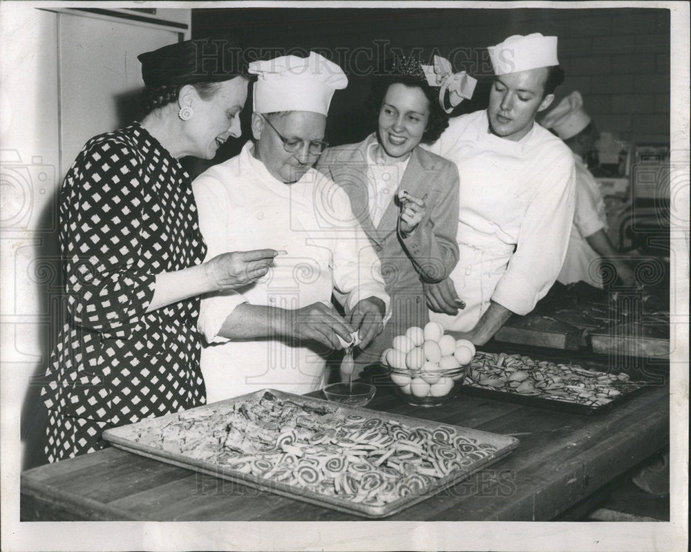 1947 Press Photo Kathryn Niles, Home Economics Director, Poultry and Egg Board - Historic Images