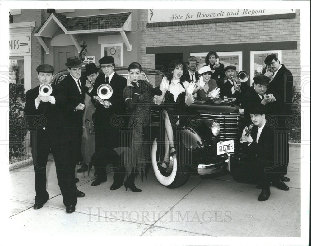 1995 Press Photo Lori Kippitz and the Maxwell Street Klezmer Band - Historic Images