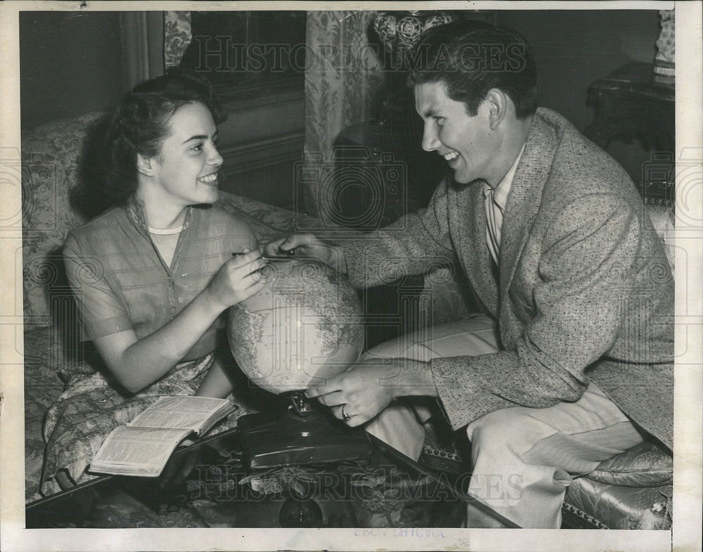 1953 Press Photo Child Evangelists Renee Martz And Richard McKeehan Plan Tour - Historic Images