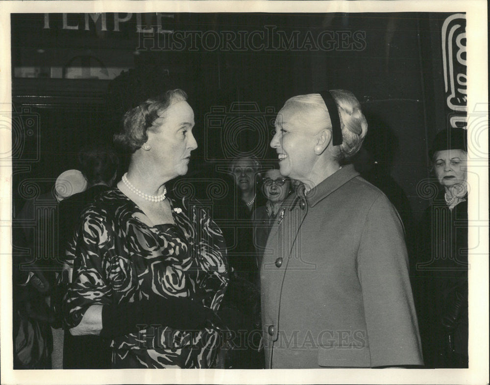 1965 Press Photo dress designer Vera Maxwell Mrs. John T. Pirie Jr. - Historic Images