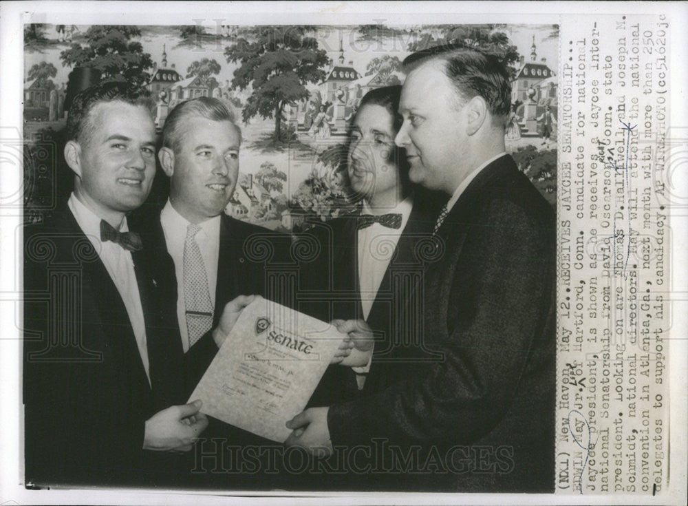 1955 Press Photo Edwin May candidate national Jaycee president David Oscarson - Historic Images