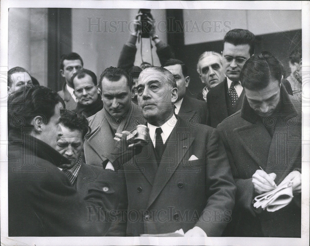 1953 Press Photo Rene Mayer French Premier Announce New Cabinet Press Conference - Historic Images