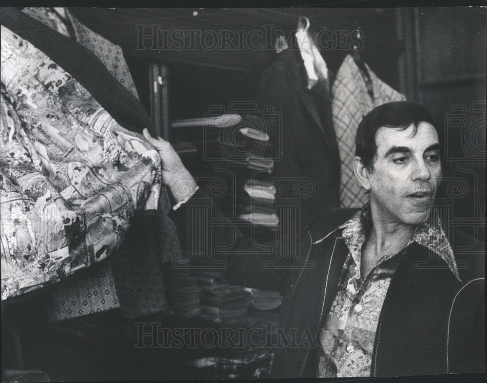 1974 Press Photo Fred Mazzei general chairman convention Tailors Designers Assn. - Historic Images