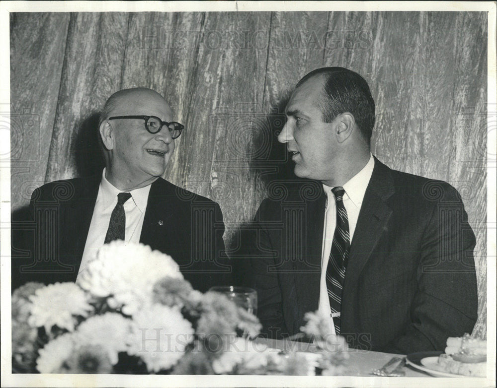 1963 Press Photo Oscar G Mayer And Irving Seaman Jr At Conrad Hilton In Chicago - Historic Images