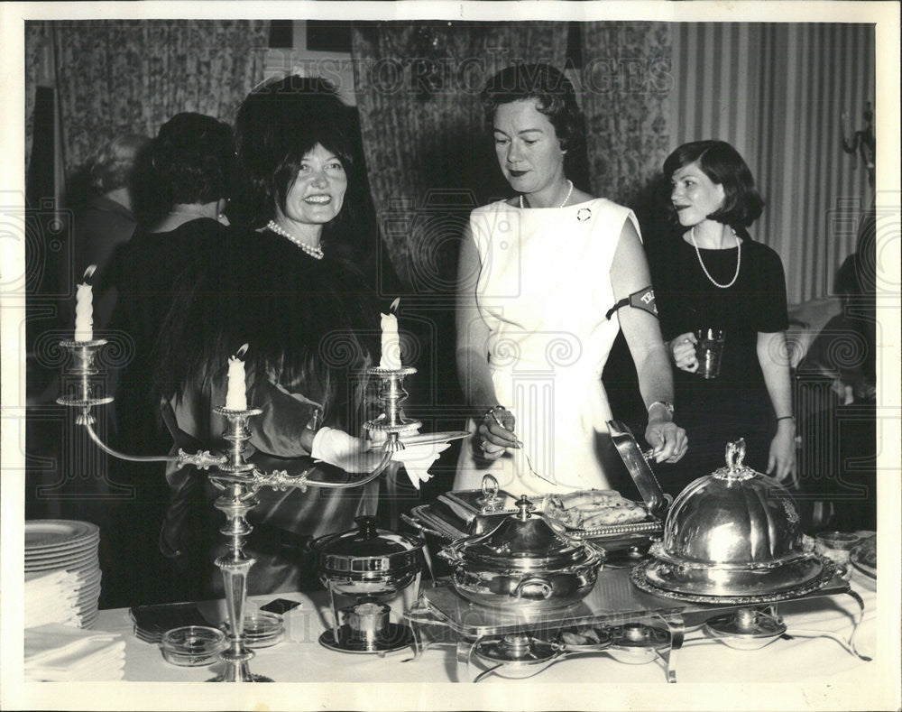 1964 Press Photo Mrs. Vojta Mashek, Jr., Mrs. Taylor Kennedy, Chez Paul - Historic Images