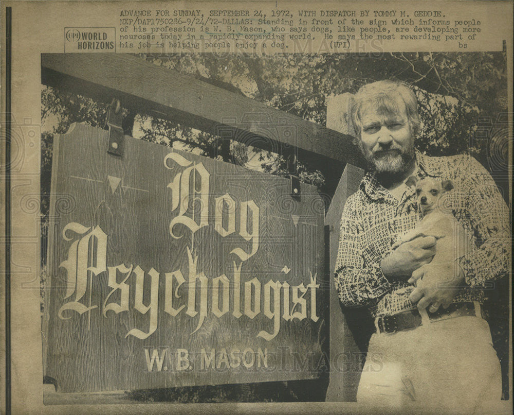 1972 Press Photo W.B. Mason, Dog Psychologist - Historic Images