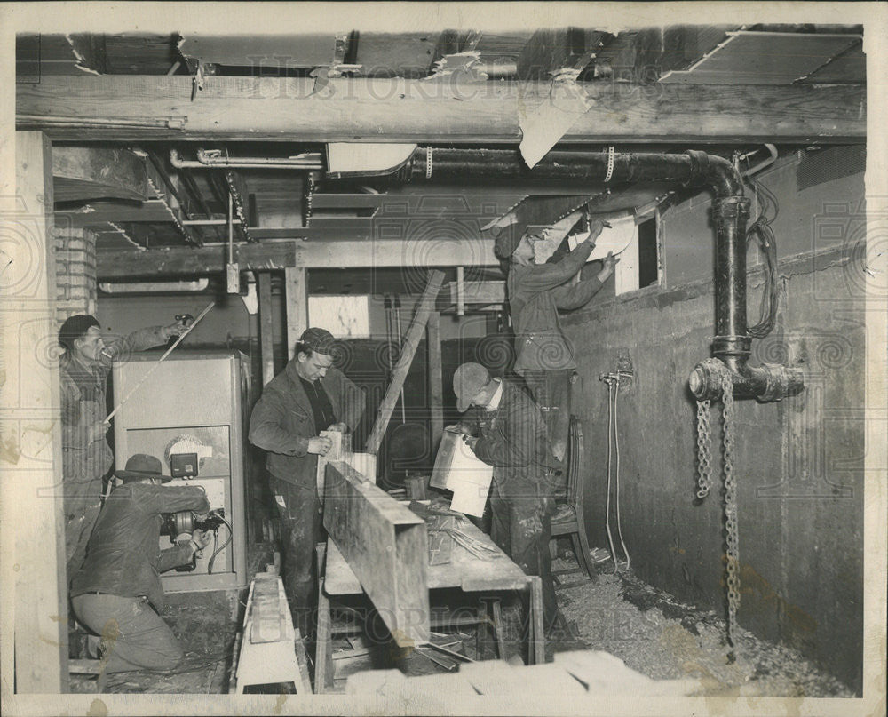 1949 Press Photo Men Putting in the New Heating System in the Roberta Mason - Historic Images