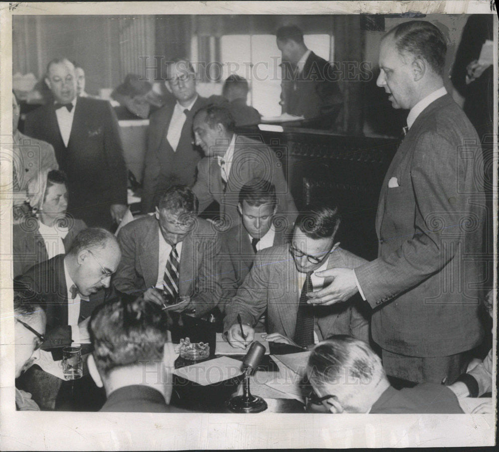 1952 Press Photo Newbold Morris, Government Cleanup Man, talks to reporters - Historic Images