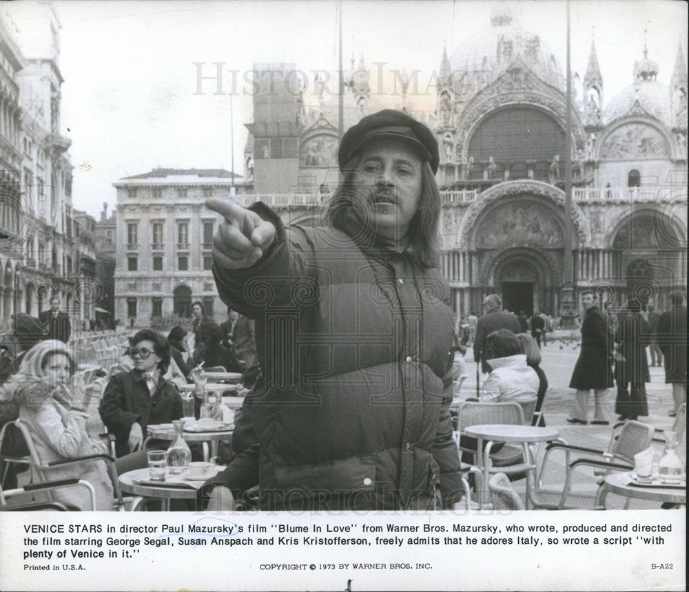 1973 Press Photo Director Paul Mazursky On Venice Italy Movie Set Blume In Love - Historic Images