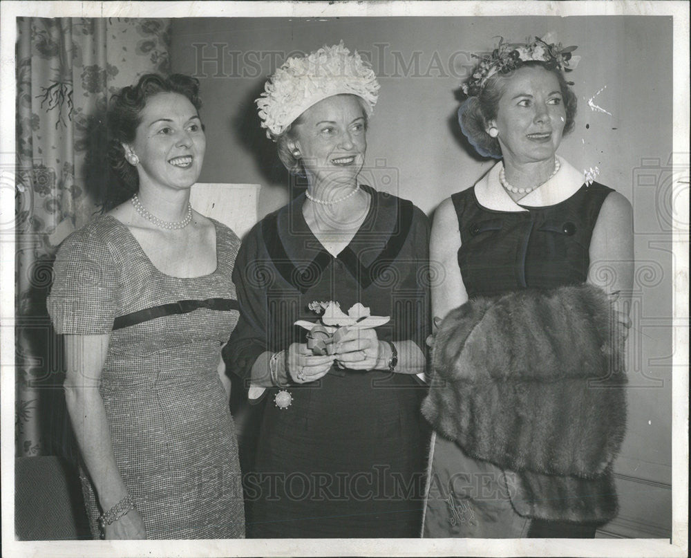 1957 Press Photo Mrs F J.McAdams,Mrs PR Crippen Jr.Mrs RS McMahon - Historic Images