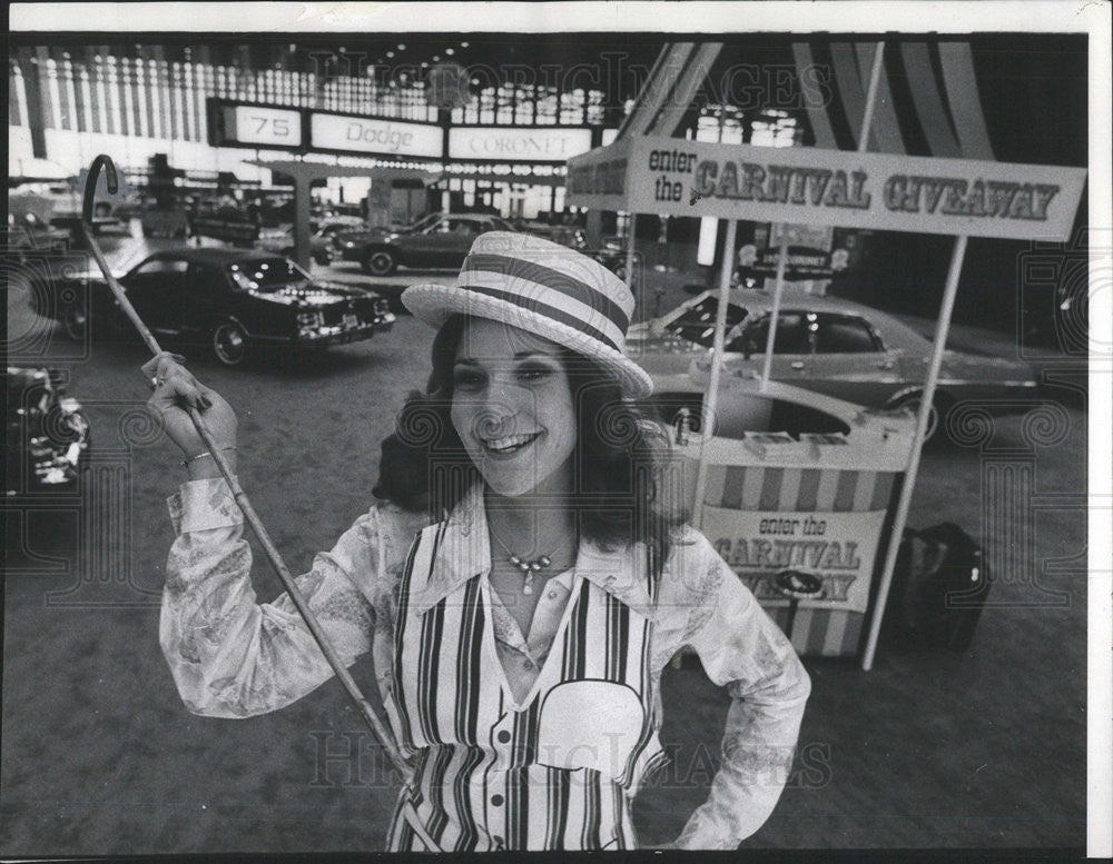 1975 Press Photo Karen Dykama,car sales woman - Historic Images