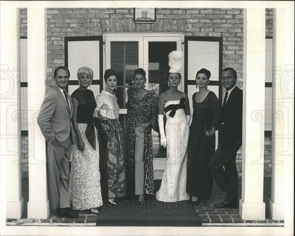 1964 Press Photo Mrs Butler,Bill Blass,Luis Estevez and others - Historic Images