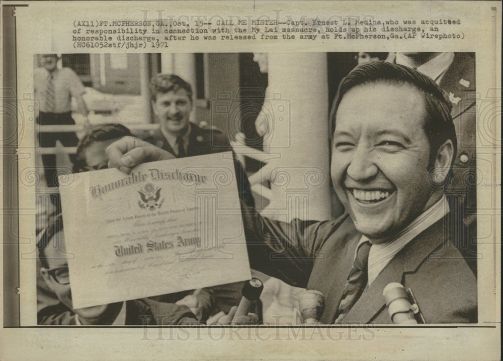 1971 Press Photo Capt. Ernest L. Medina My Lai Massacre Honorable Discharge - Historic Images