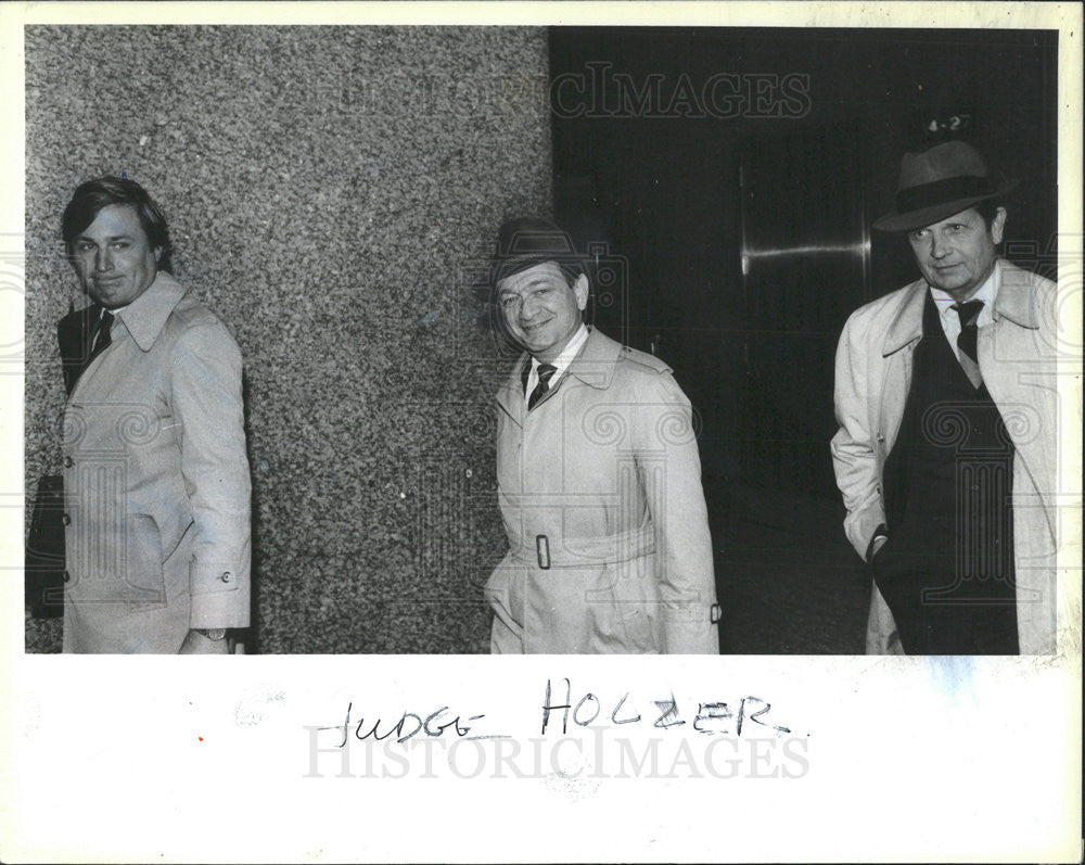 1986 Press Photo Judge Reginald Holzer - Historic Images