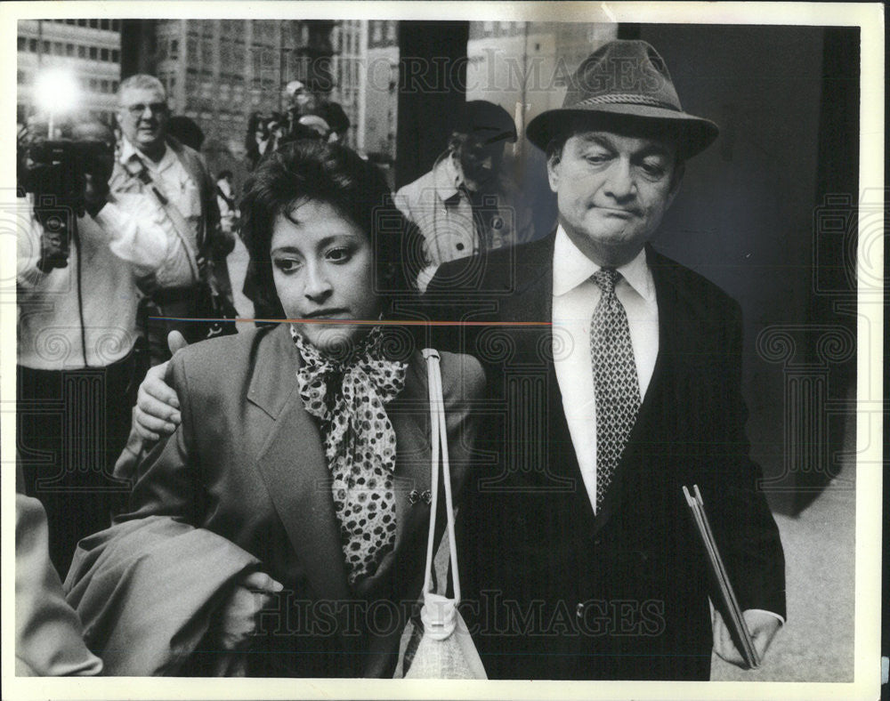 1986 Press Photo Judge Reginald Holzer Federal Building sentence 18 years prison - Historic Images