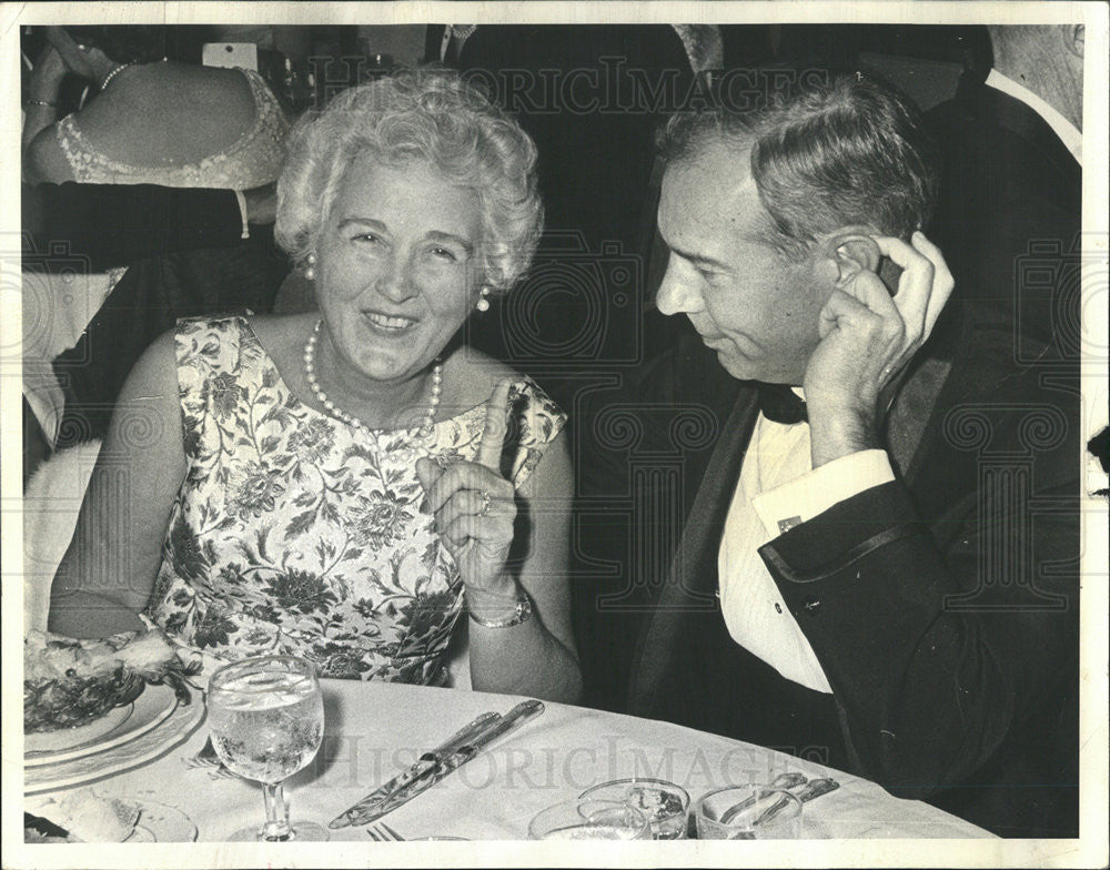 1965 Press Photo Mrs. Stanley Wanzer at Ill. Children&#39;s Home &amp; Aid Society Ball - Historic Images