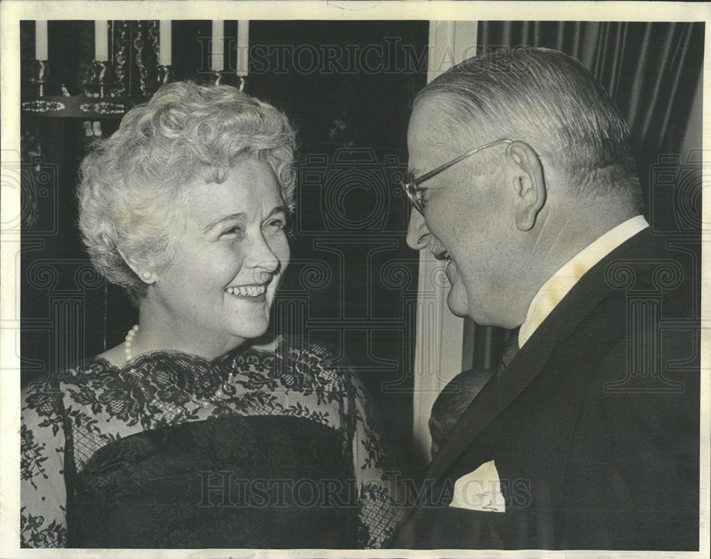 1966 Press Photo Mrs. H. Stanley Wanzer And Mr. J. Charles Gilbert Lyric Opera - Historic Images